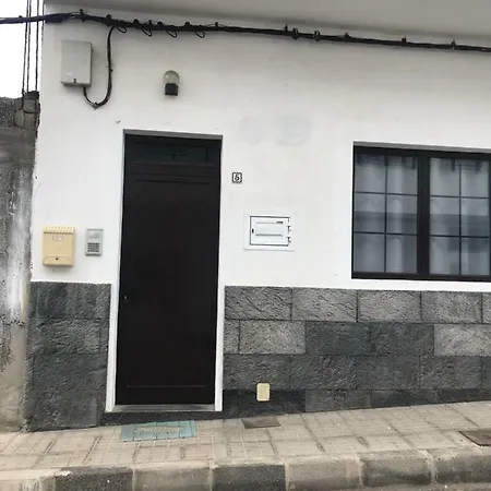 Apartamento La Santa Apartment *